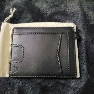 Andar Denner wallet in black.